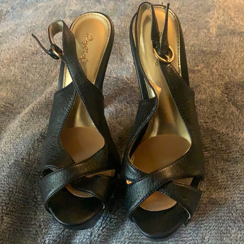 Black platform with brown heel